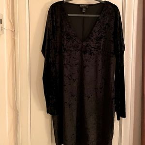 Black velvet long sleeved bodycon dress